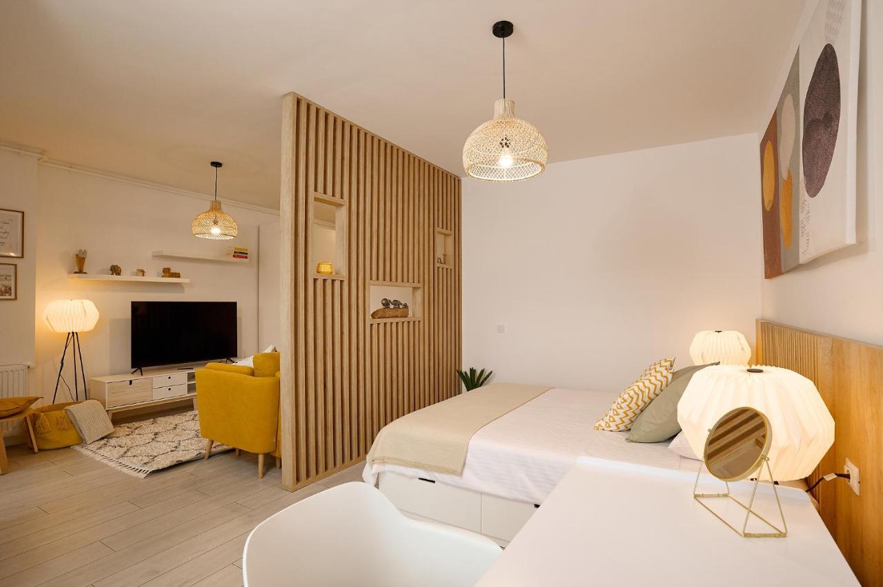 Moon Plaza Deluxe Studios บูคาเรสต์ ภายนอก รูปภาพ