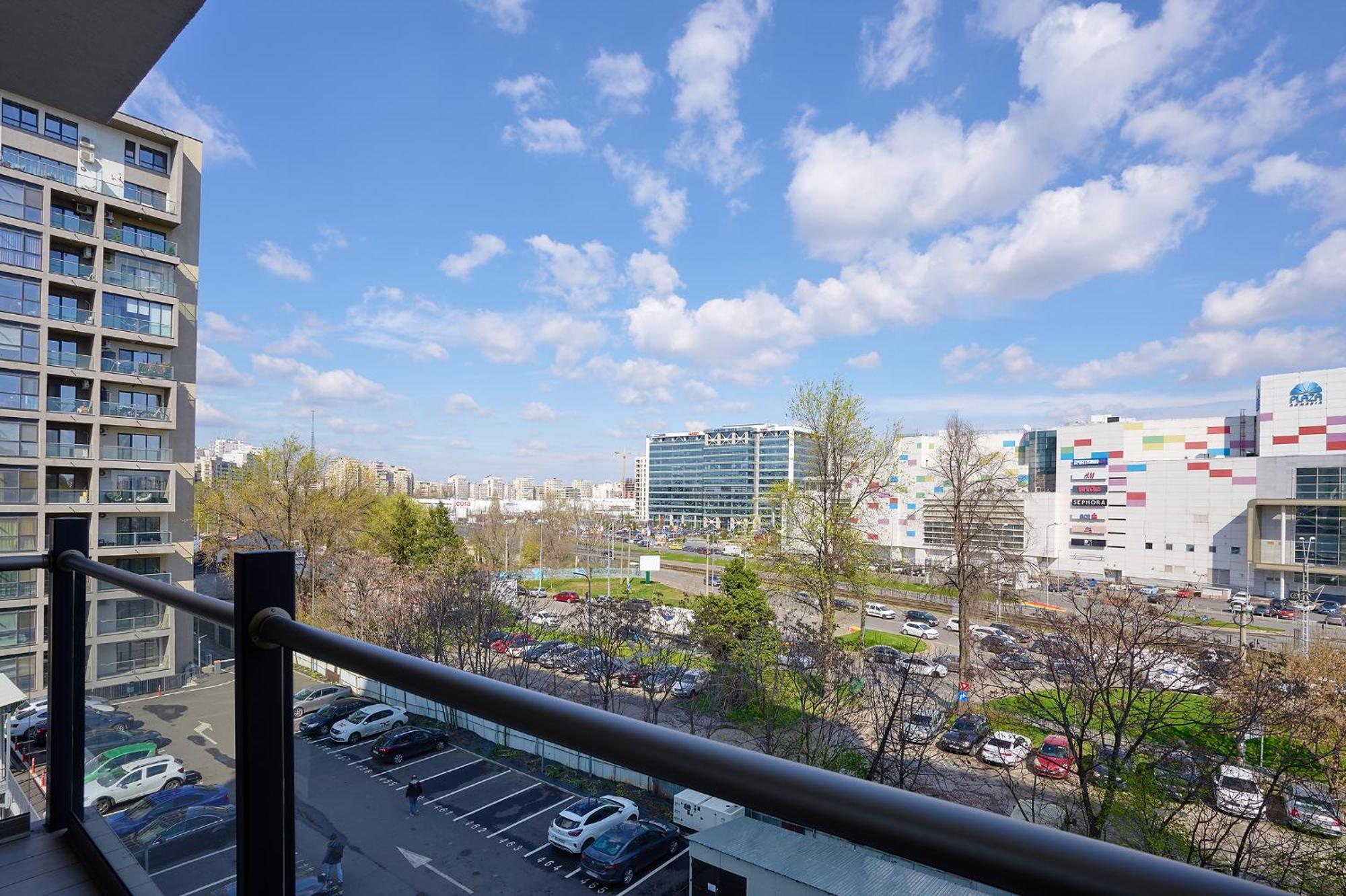 Moon Plaza Deluxe Studios บูคาเรสต์ ภายนอก รูปภาพ