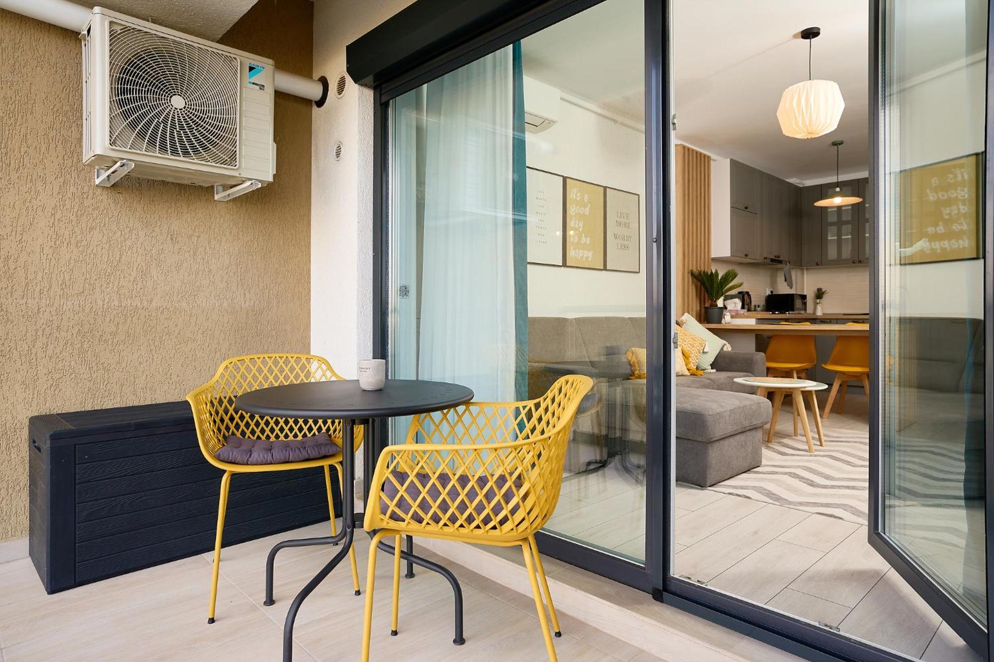 Moon Plaza Deluxe Studios บูคาเรสต์ ภายนอก รูปภาพ